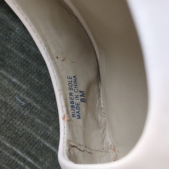 Never worn Ann Taylor nude heels - Picture 7 of 8